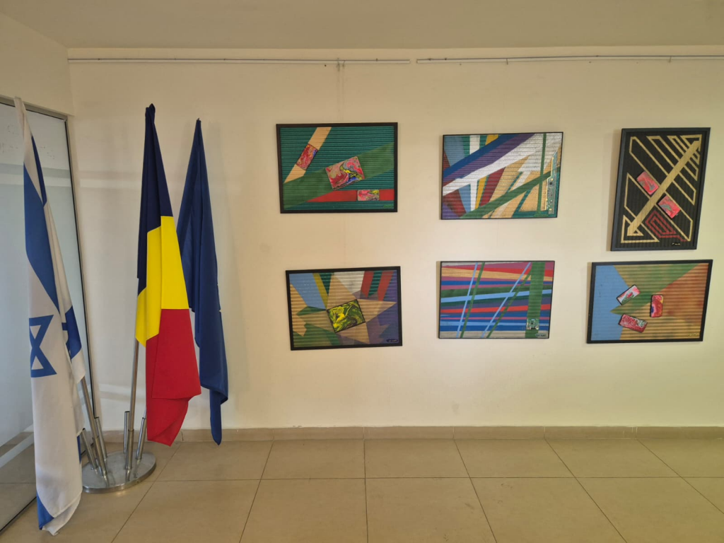 Expozitia Cipuri electronice integrate intr-o lume neintegrata de Eduard Almashe la Galeria ICR Tel Aviv