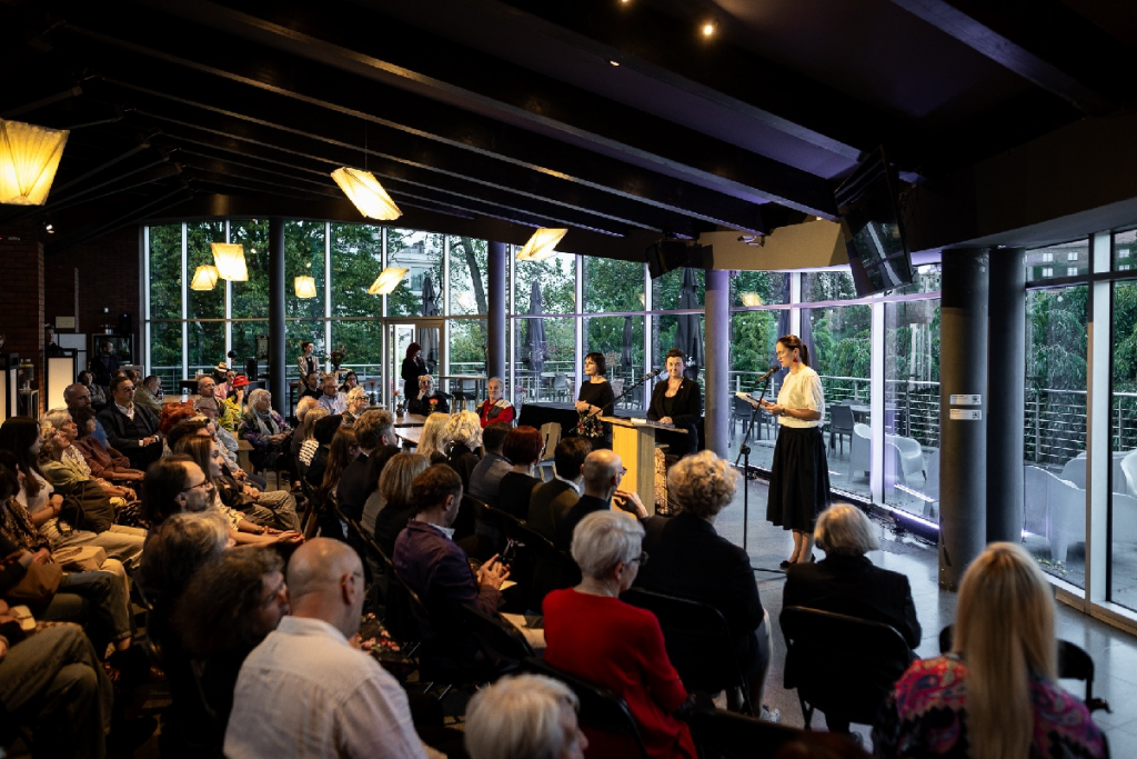 Sezonul Romania-Polonia Ecouri din Edo, licariri din Meiji Arta lui Mizuno Toshikata la Muzeul Manggha din Cracovia