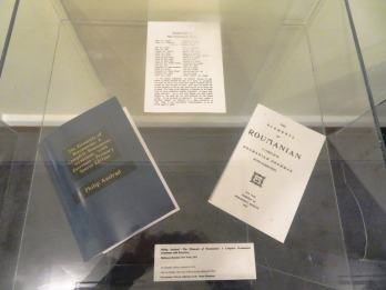 Vitrina cu volumul Philip Axelrad - The Elements of Roumanian A Complete Roumanian Grammar with Exercises, Biblioteca Romana, New York, 1919 (exemplarul expus este o editie anastatica din 2014)