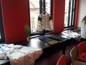 Journee universelle de la blouse roumaine - copyright GRASP - 1 