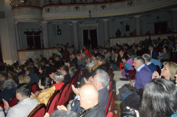 Sala Mare a Teatrului National Mihai Eminescu Chisinau - eveniment - Teatrul National Vasile Alecsandri Iasi, cu spectacolul Goldberg Show, dupa Variatiunile Goldberg de George Tabori, Regie Mihai Maniutiu