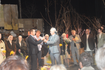 Finalul Reuniunii Teatrelor Nationale - discursurile de inchidere - (in centru) Mirel Talos, Vicepresedinte ICR,  Petru Hadarca,  directorul Teatrului National Mihai Eminescu Chisinau