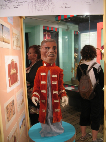 Aladin in Sion Expozitie de papusi apartinand artistului Andre Revesz