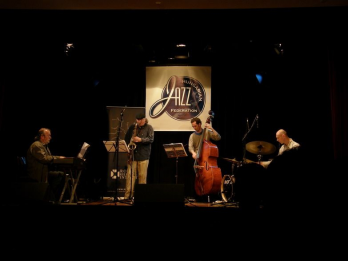 Arthur Balogh urca in Locomotiva Jazz pe peronul ICR Budapesta alaturi de nume mari din jazzul maghiar