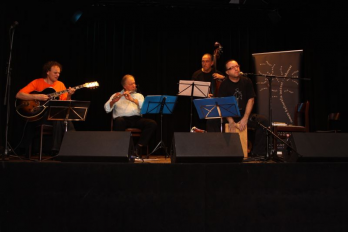 Cea de-a saptea Locomotiva Jazz cu vagoane din Romania, Marea Britanie si Ungaria pe peronul ICR Budapesta