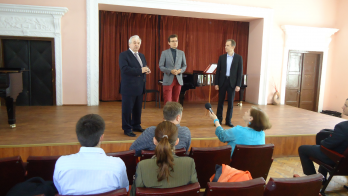 Conferinta motivationala sustinuta de Alexandru Tomescu la AMTAP in cadrul TURNEULUI STRADIVARIUS - ENESCU EXPERIENCE, 2015 la Chisinau