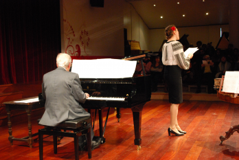 Corneliu Gheorghiu celebre au Musee des instruments de musique - copyright ICR Bruxelles - 2