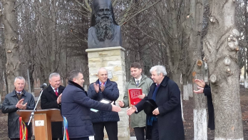 Dezvelirea bustului mitropolitului Iosif Naniescu la Sangerei