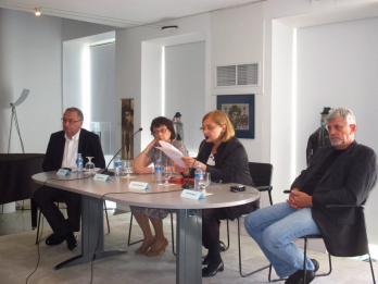 Dl Director ICRL, alaturi de cei trei invitati Dna Denisa Comanescu, Dna Micaela Ghitescu si Dl Dinu Flamand