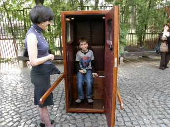 Expozitia TVmania la Galeria Budapesta si la Bookfest 