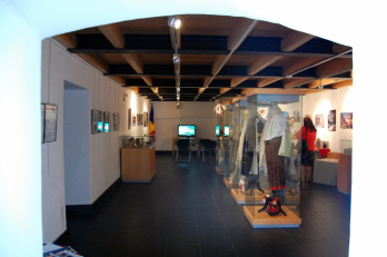 Expozitia "Un crampei de Romanie - Castele si fortarete" 