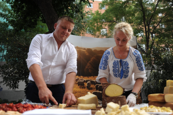 Ferma Catean la Targul gastronomic (Daniela si Silviu Catean)