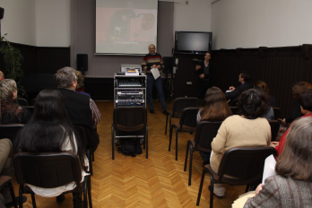 in luna februarie la Film Klub - Burta balenei (2011), regia Ana Lungu, Ana Szel -