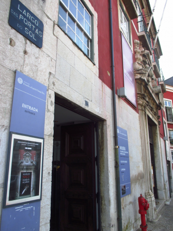 Intrarea in muzeu  