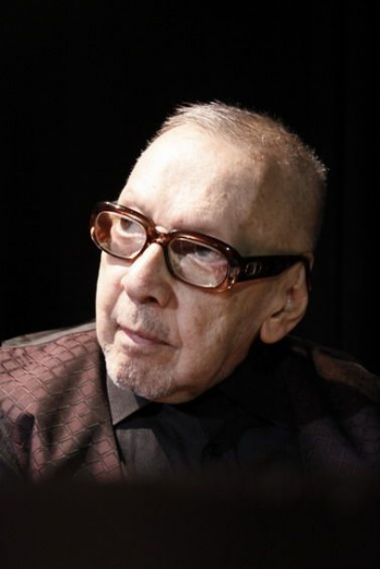 Jancy Korossy si Ramona Horvath  urca in Locomotiva Jazz cu vagoane din Romania pe peronul ICR Budapesta