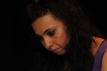 Jancy Korossy si Ramona Horvath  urca in Locomotiva Jazz cu vagoane din Romania pe peronul ICR Budapesta