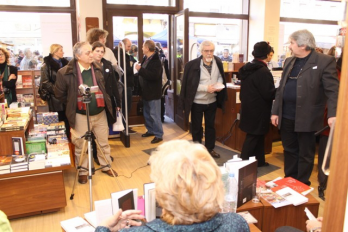 Lansare de carte Brindusa Armanca, Istoria recenta in mass media Frontieristii
