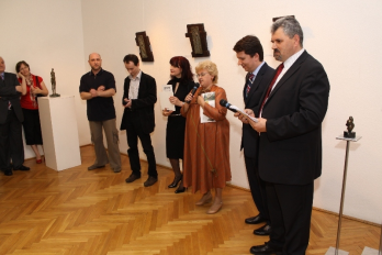 loan GRECU - Linie, volum si mesaj, expozitie de sculptura