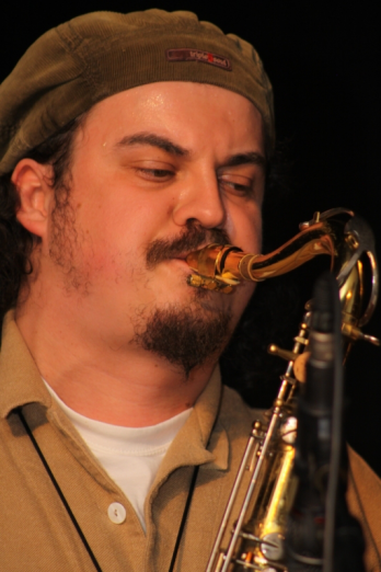 Locomotiva Jazz cu Lucian Nagy (RO), saxofon, Dan Alex Mitrofan (RO), chitara, Csaba Pusztai (HU), tobe, Laszlo Studnitzky (HU), chitara bas 