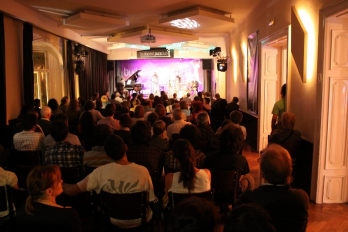 Locomotiva Jazz la Budapesta si Seghedin cu vagoane din Romania, Cuba si Ungaria