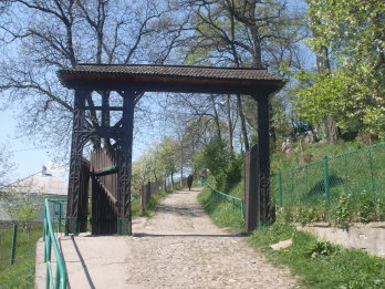 Poarta maramureseana de peste Tisa (nordul Maramuresului, regiunea Transcarpatia, Ucraina)
