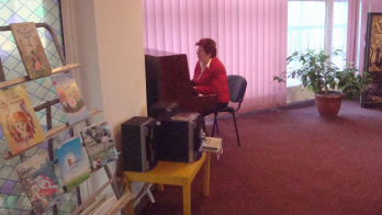 Prelegere dedicata Unirii Principatelor si recital de poezie sustinut de directorul ICR Chisinau, acad Valeriu Matei la Biblioteca Municipala de Arta Tudor Arghezi