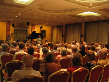 Public inainte de recital