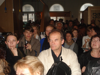 Publicul de la vernisajul expozitiei "Hospiatlity receiving strangers" 1