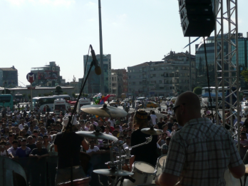 Sound check in Taksim, ora 1700
