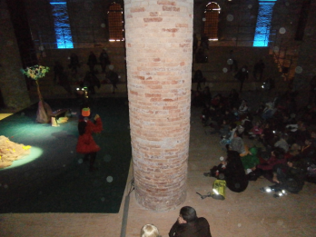 Spectacol, 8 februarie