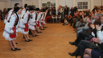 Spectacol folcloric sustinut de Ansamblul Dor Transilvan din Cluj-Napoca - Muzica si dansuri din Transilvania (vineri, 4 martie)