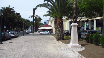 Statuie Lucian Blaga pe Avenida Clotilde, nr 52, Estoril