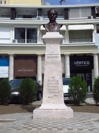 Statuie Lucian Blaga pe Avenida Clotilde, nr 52, Estoril