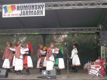 Targul mestesugarilor - Ansamblul popular Doina codrului