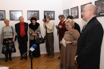 Traditii populare, expozitia artistilor fotografi din Romania si Ungaria