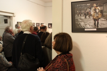 Traditii populare, expozitia artistilor fotografi din Romania si Ungaria