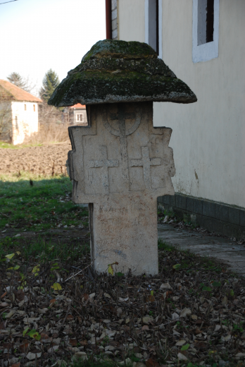 Troita de piatra la Pocraina (Bulgaria)