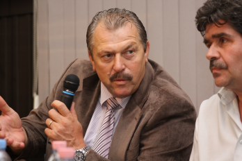 "Un secol de fotbal in Romania"