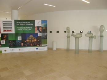 Universul de sticla al lui Ioan Nemtoi la Pecs